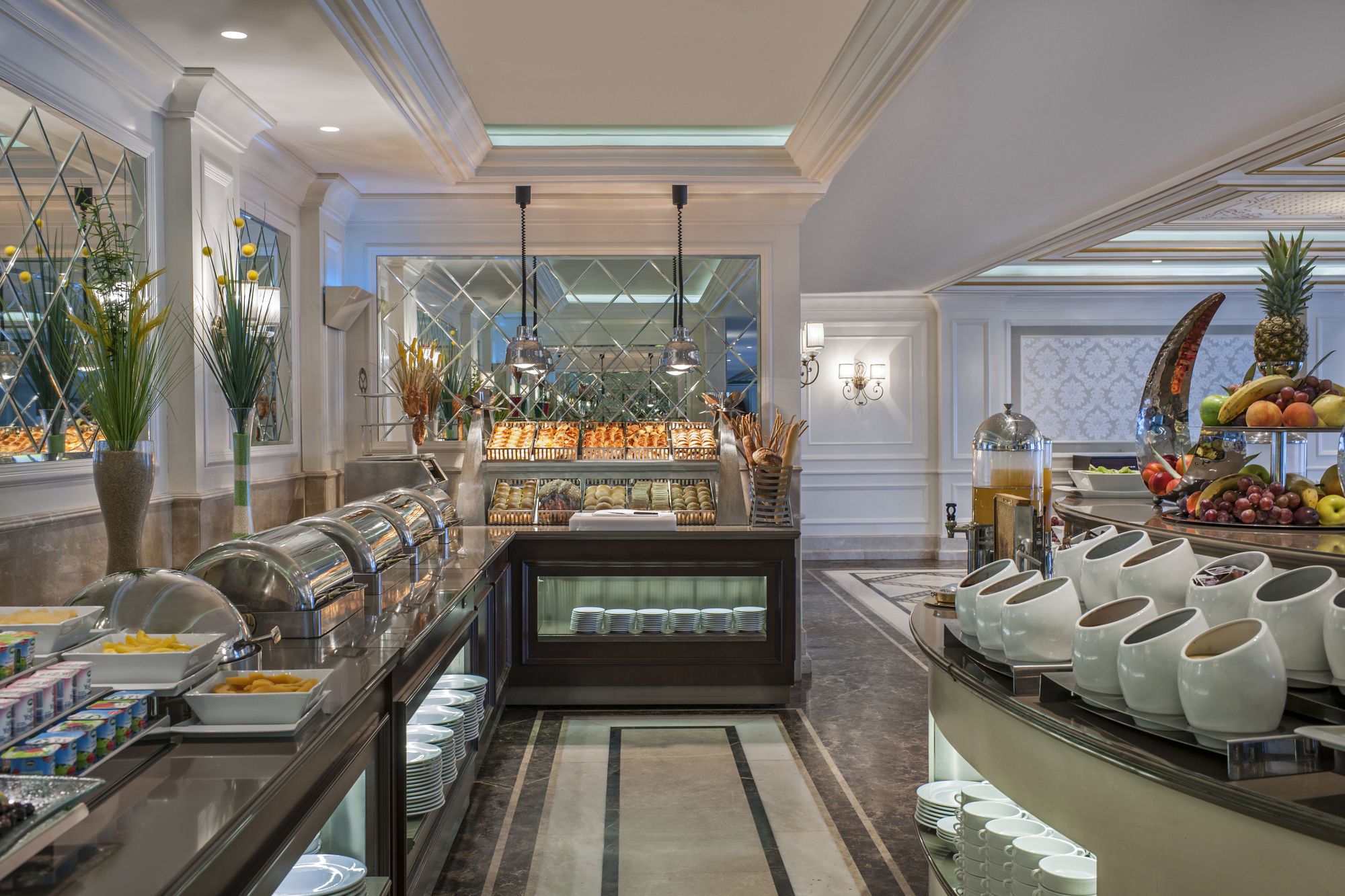 Elite World Business Hotel