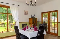 Gondwana Kalahari Farmhouse - Homestays