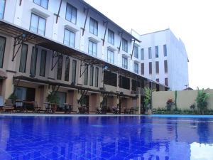 Grand Santhi Hotel