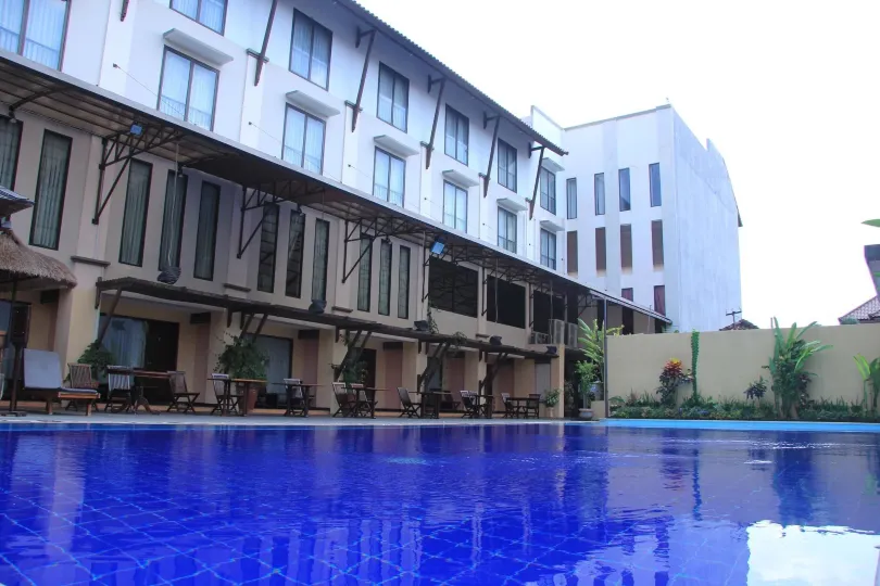 Grand Santhi Hotel