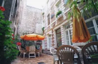 Hôtel les Trois Luppars Hotels near Studio 54 - Cocktails Bar