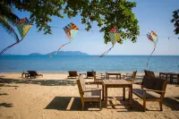 The Tropical Beach Resort Hotel di Koh Chang