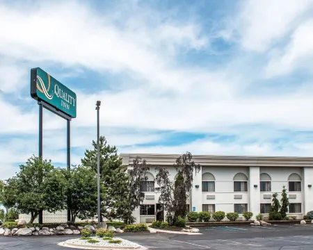 Lumber Jack Lodge, Ascend Hotel Collection Отели в г. Запад Бранч Тауншип