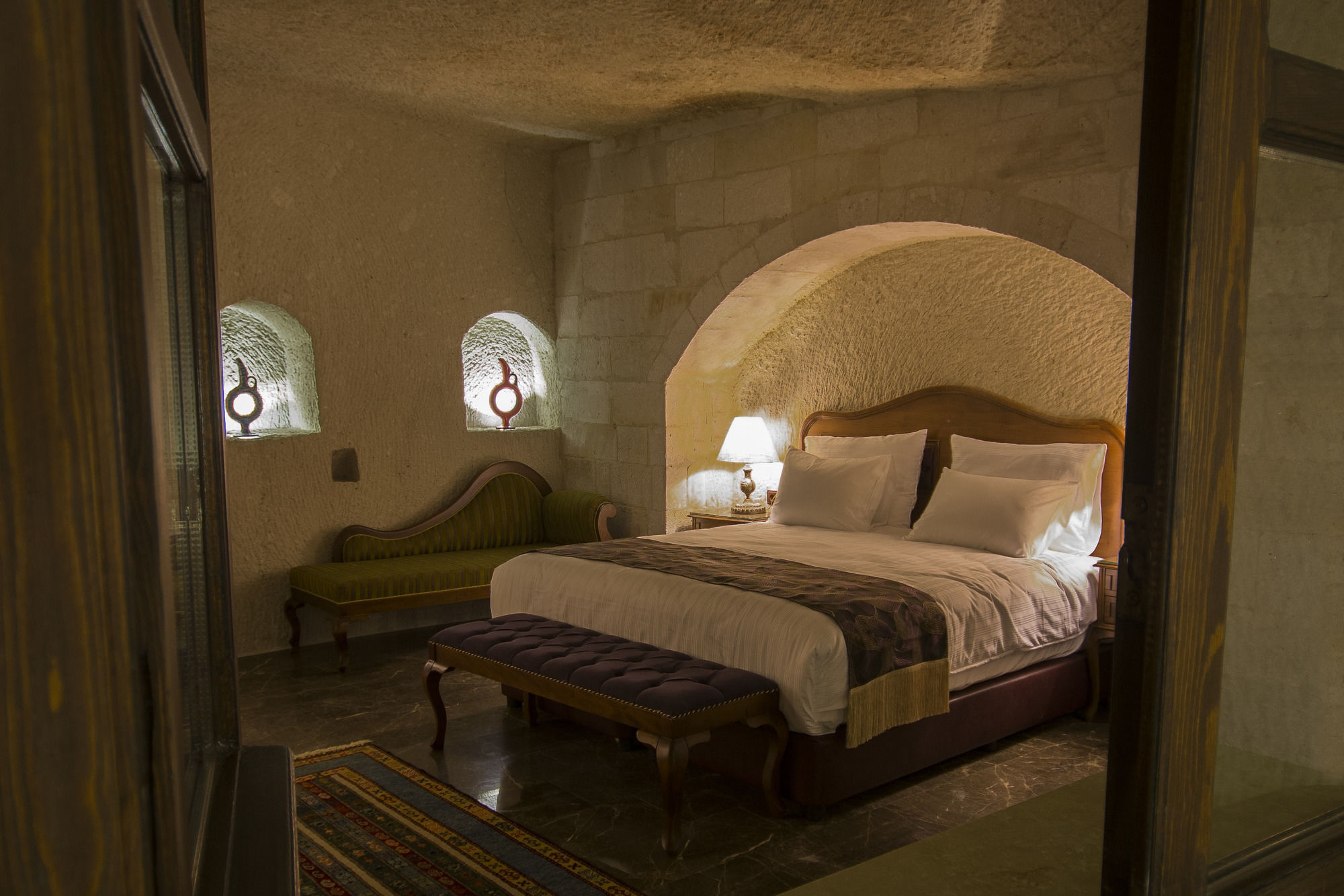 Artemis Cave Suites