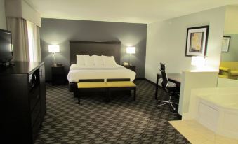 Oak Hill Inn & Suites