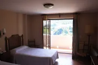 ホテル ヴィラ デ グラザレマ