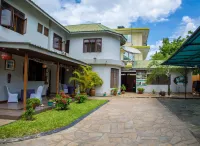 Saadani Tourist Center - Hostel