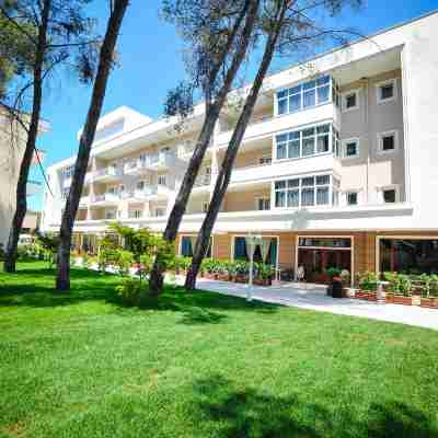 Sandy Beach Resort Hotel Exterior