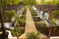 White Wood Resort by Stone Wood Hotels Отели в г. 