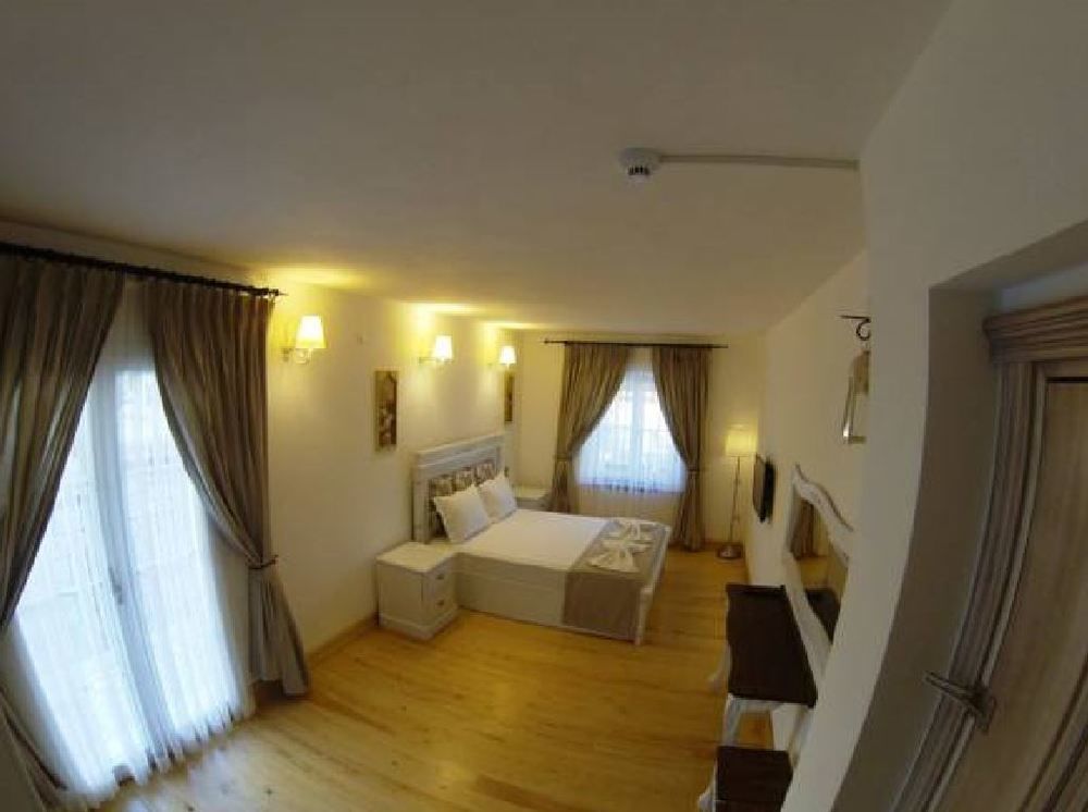 Tarcin Alacati Otel - Adults Only