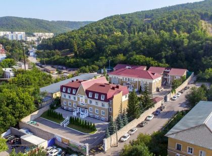 莫亞格林卡飯店