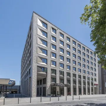Hampton by Hilton Frankfurt City Centre East Отели рядом с достопримечательностью «Железный Мост»