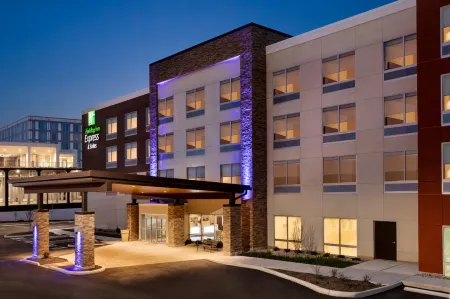 Holiday Inn Express & Suites Cincinnati NE - Redbank Road