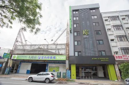 Kiwi Express Hotel Kaohsiung Jiuru