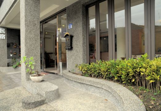 Yi Shin Garden Hostel