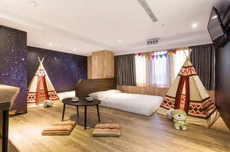 RF Hotel - Sanchong Отели рядом с достопримечательностью «Yonglian Temple»