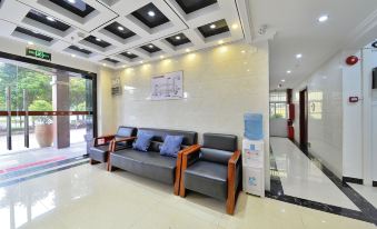 Yiyaju Apartment Hotel (Shenzhen North Railway Station Store)