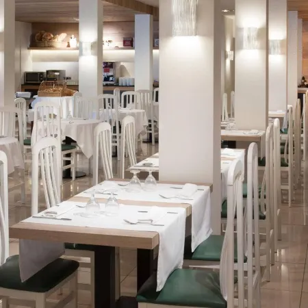 Hotel Rosa Nàutica Отели в г. Мальграт-де-Мар