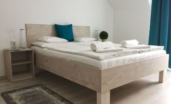 Hotel Aqua - Housity