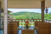 Stone Wood Riverfront Resort, Siolim Hotels in Solim