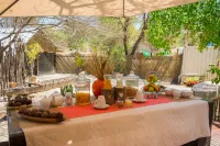 Peo Luxury Apartments Hotel in zona Okavango River