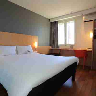 Ibis Aurillac Rooms