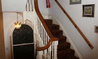 Kirkdale Hotel