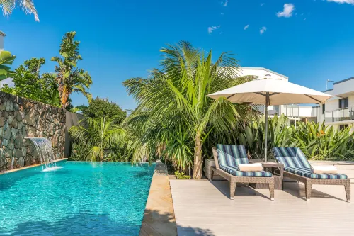 Bayview Beachfront Apartments, in Town Right on the Beach - Park Yeri