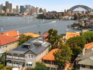 The Penthouse at Cremorne Point Manor