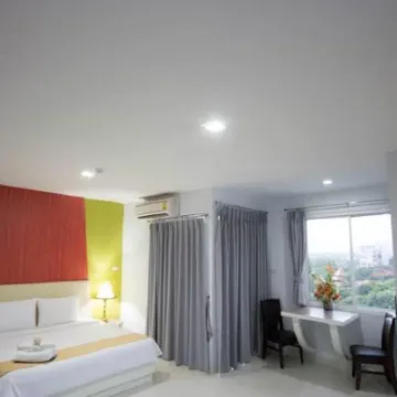 Primetime Hotel Отели рядом с достопримечательностью «Гора Кхао-Саммук»