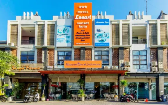 洛薩里日落酒店