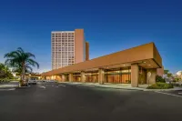 Hotel Fera Anaheim, a DoubleTree by Hilton Các khách sạn gần Hilbert Museum of California Art