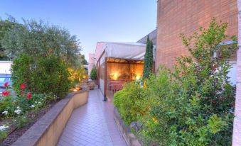 Hotel Ristorante Da Tonino - Housity
