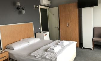 Ema Hotel - Housity