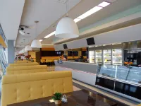 Gokart Hotel - breakfast