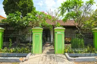 Rumah Larasati - Hostels