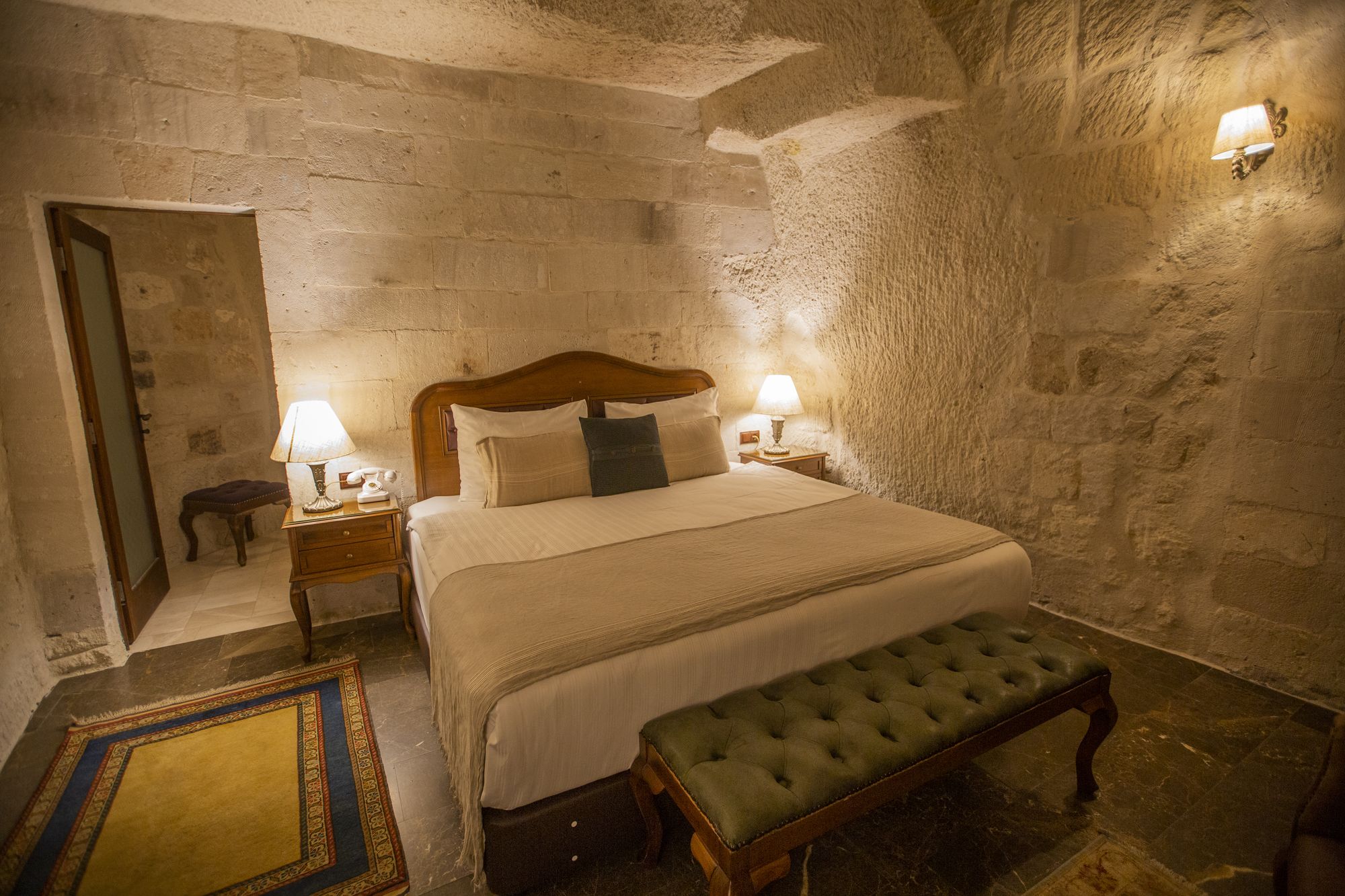 Artemis Cave Suites