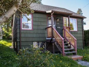 Huckleberry Cottage