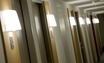 Kyriad Direct Poitiers - Gare du Futuroscope