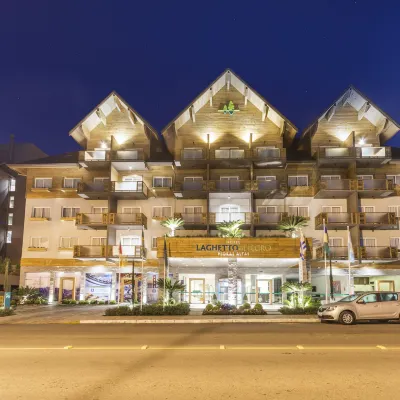 拉格託佩德拉斯阿爾塔斯酒店 鄰近Serra Park - Centro de feiras e eventos的酒店