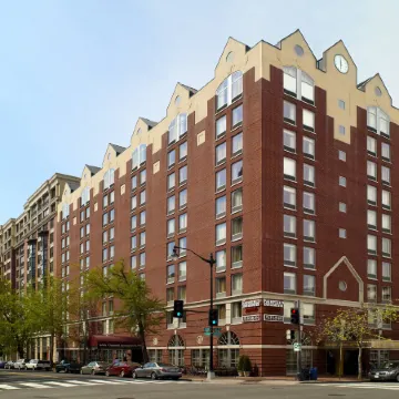 Fairfield Inn & Suites Washington, DC/Downtown Отели рядом с достопримечательностью «Спортивный комплекс «Кэпитал Уан Арена»»