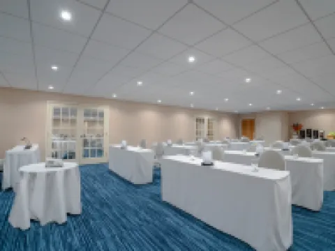 Holiday Inn 科德角 - 海恩尼斯 巴恩斯特布爾酒店