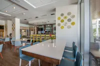 Holiday Inn Orlando – Disney Springs™ Area, an IHG Hotel