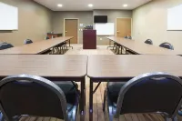 Holiday Inn Express Devils Lake Hotels in Devils Lake