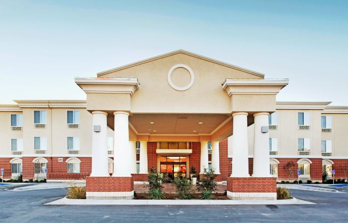 Holiday Inn Express & Suites OZONA by IHG