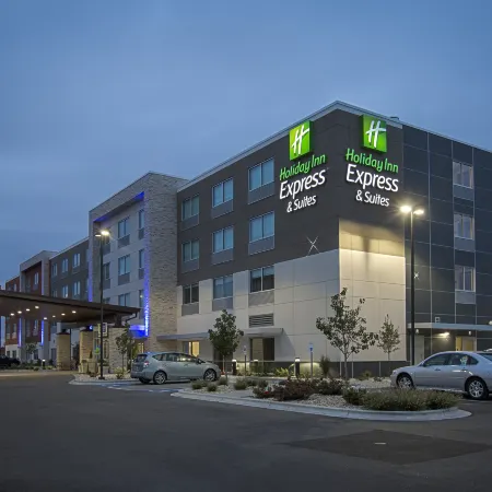 Holiday Inn Express & Suites BOISE AIRPORT by IHG