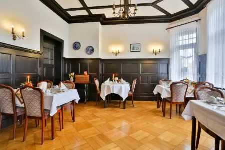 Hotel & Pension Villa Camenz Отели в г. Гюльцов-Прюцен