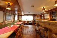 Jokebes Hotels near Wielandshof Wilnsdorf - Hüttendorf & Wohnmobilstellplatz