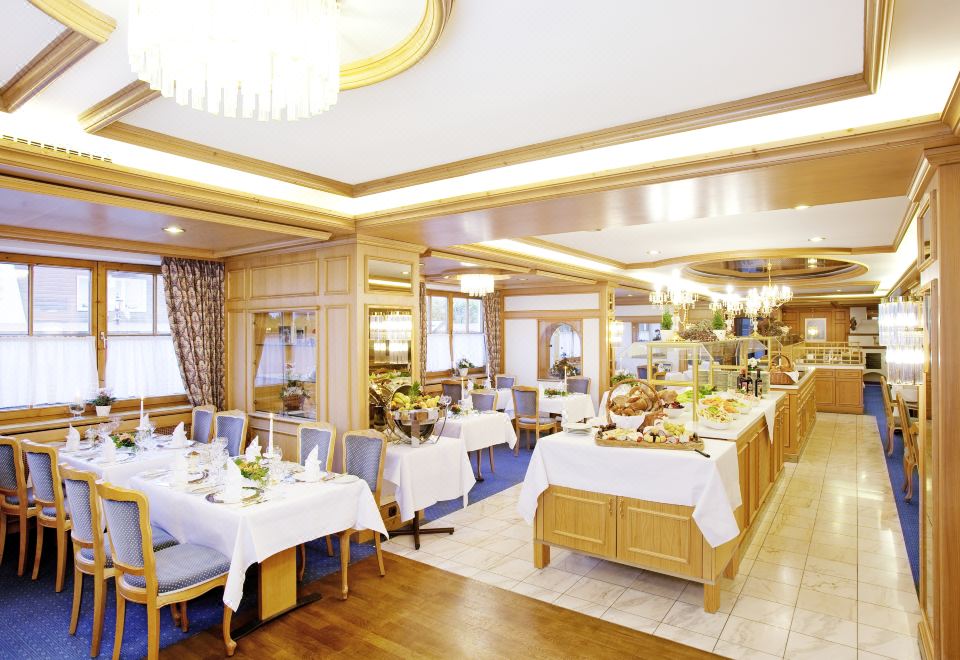 호텔 필서 객실 또는 중앙 로비