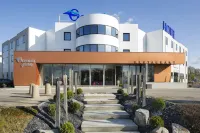 Oceania Rennes Hotels near La Médiathèque